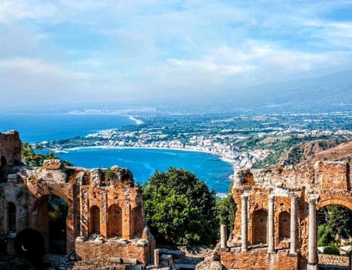 Mungi Bay, Flat With Sea View Roof Top Terrace Giardini-Naxos Exterior foto