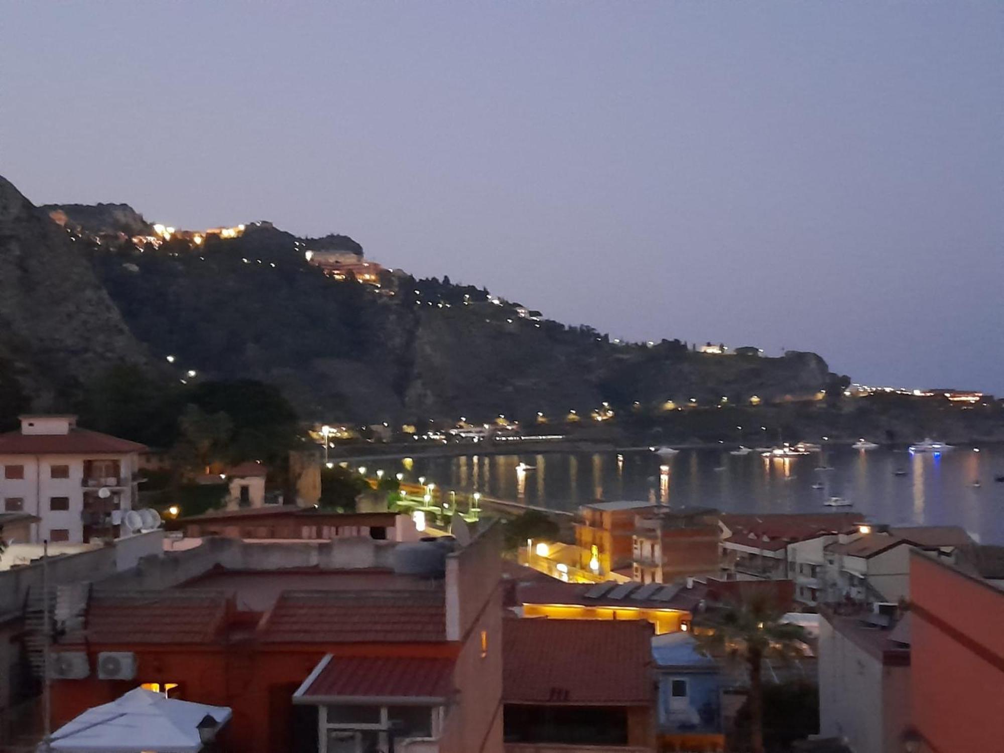 Mungi Bay, Flat With Sea View Roof Top Terrace Giardini-Naxos Exterior foto