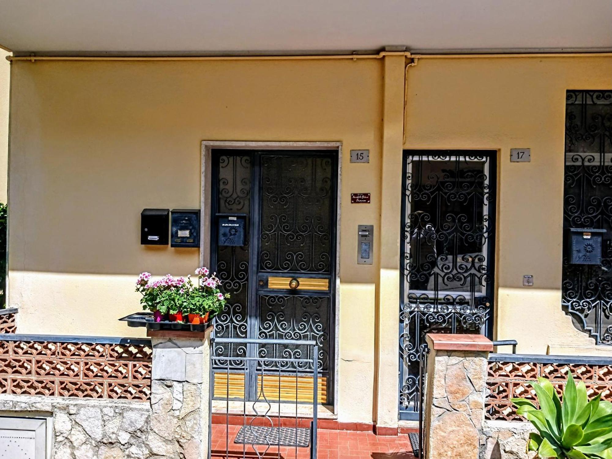 Mungi Bay, Flat With Sea View Roof Top Terrace Giardini-Naxos Zimmer foto